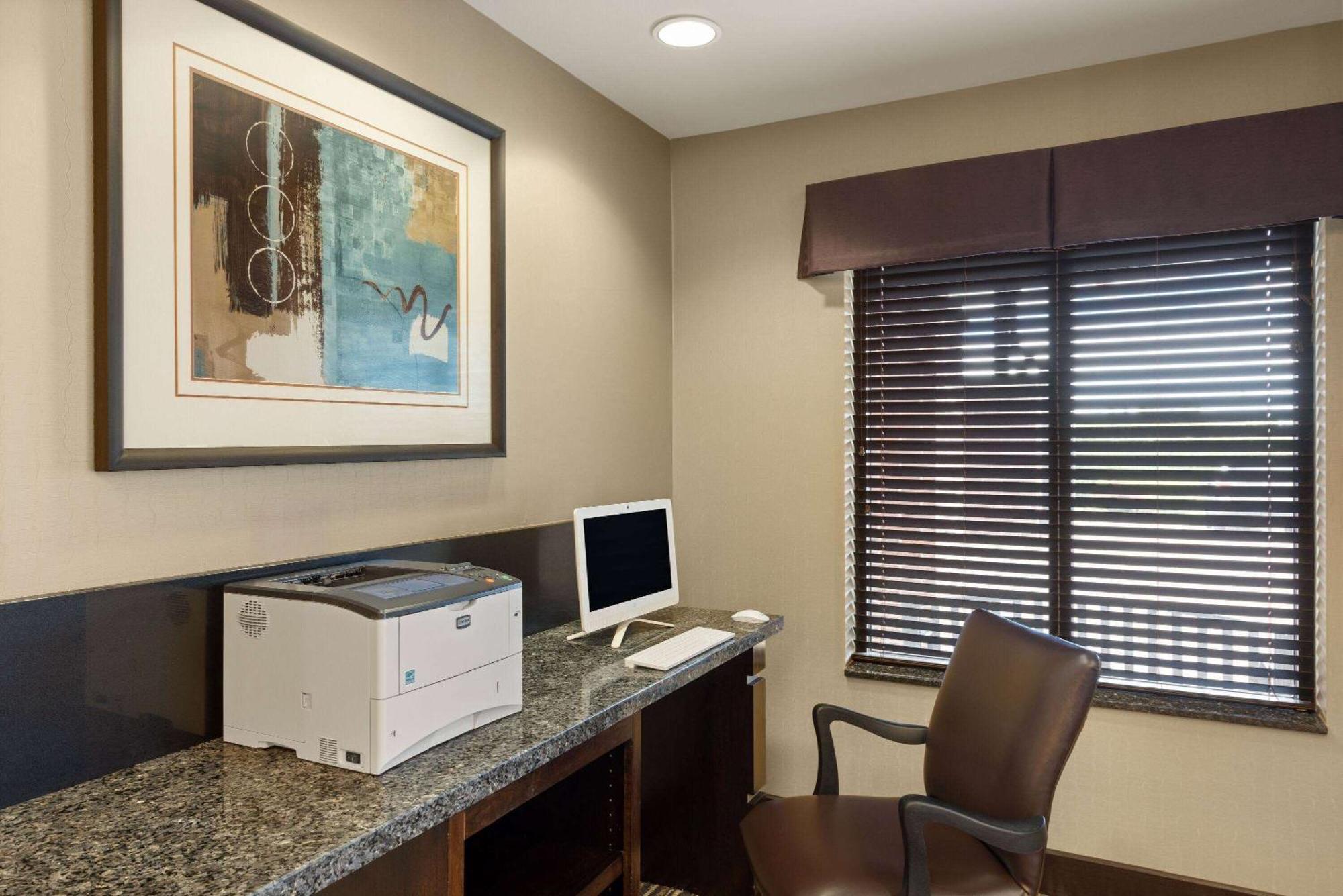La Quinta By Wyndham Hotel