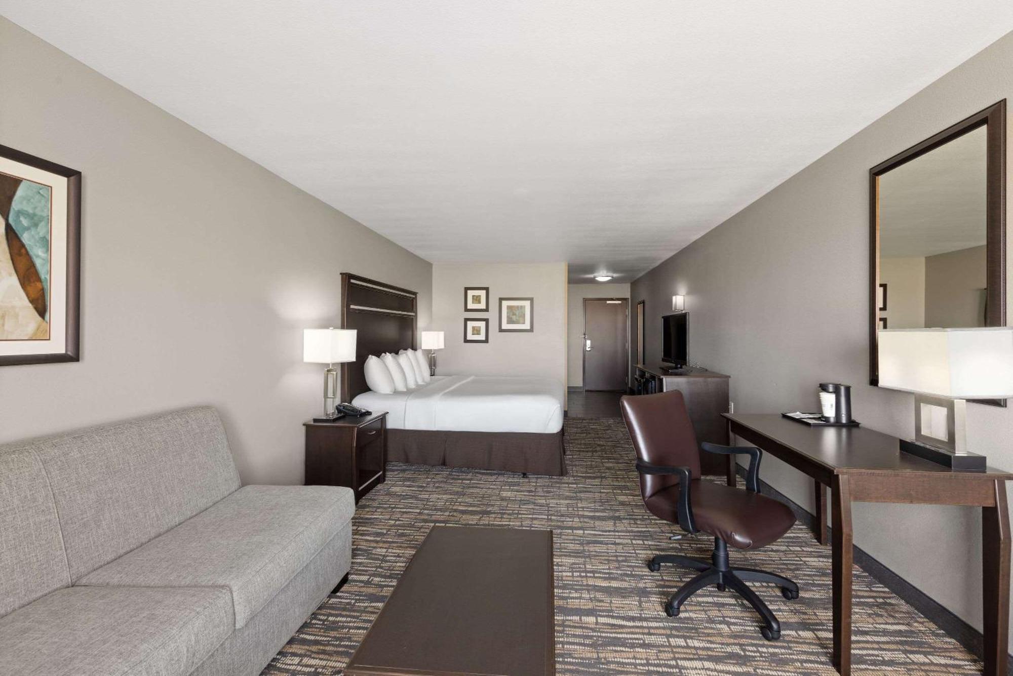 La Quinta By Wyndham Sioux Falls