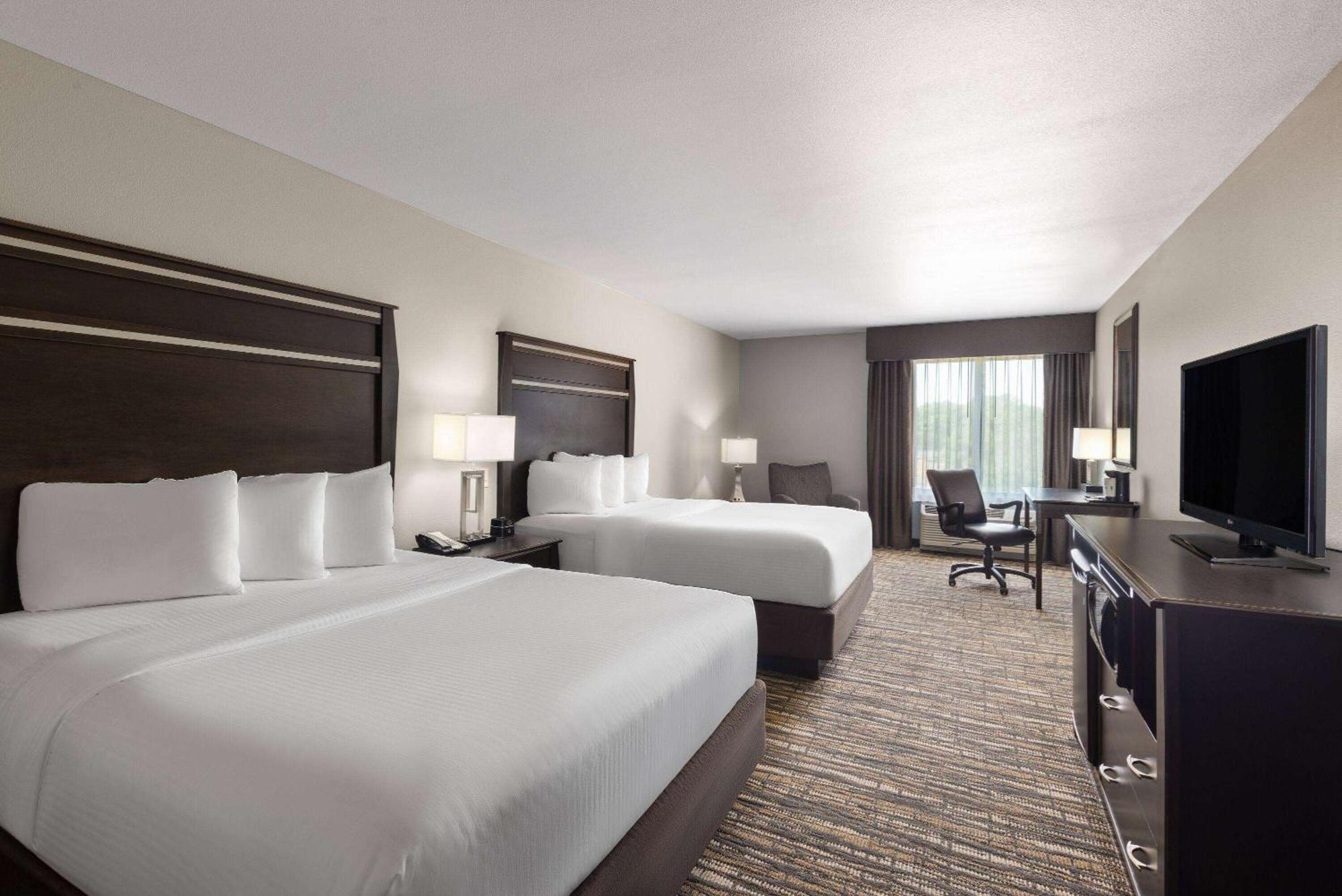 La Quinta By Wyndham Hotel